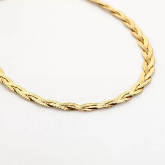 Nika Gold Necklace