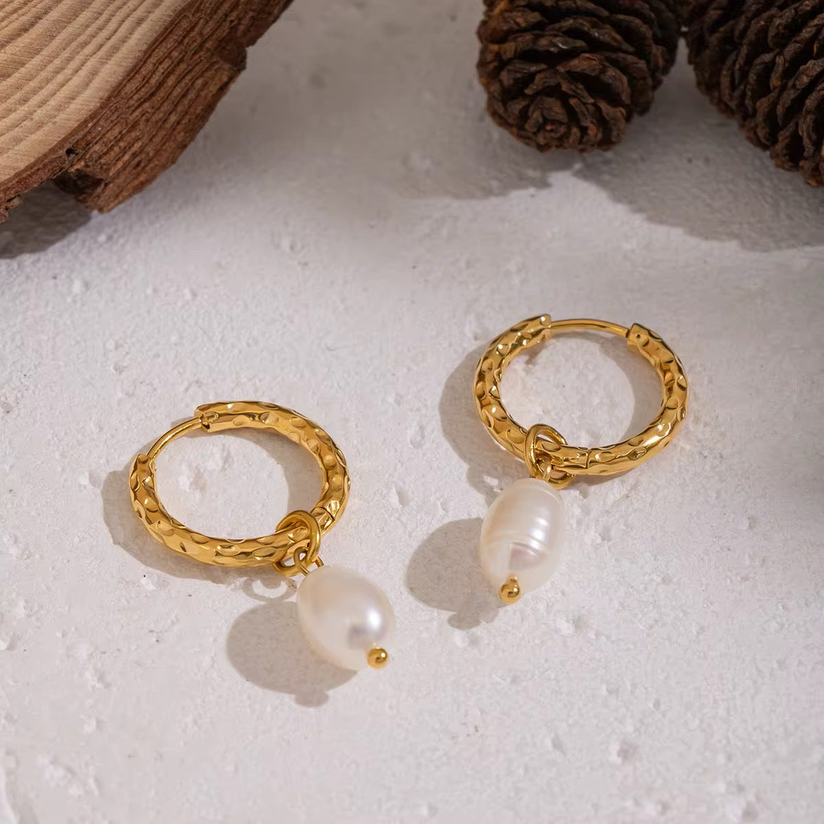 Atelier Pearl Hoops (Echte Parels)