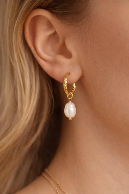 Atelier Pearl Hoops (Echte Parels)