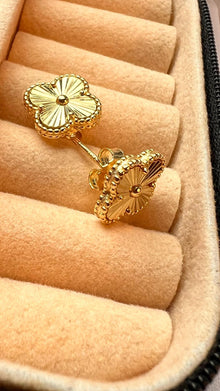 Clover Studs Gold