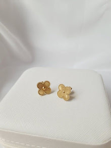 Clover Studs Gold